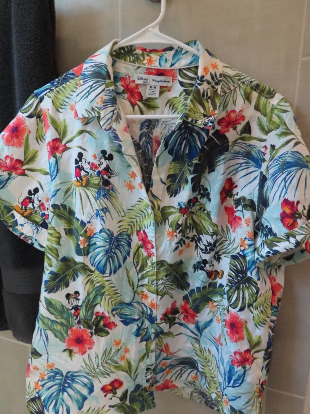 Disney x Tommy Bahama 100% Linen Shirt Size Medium Mickey & Minnie Mouse